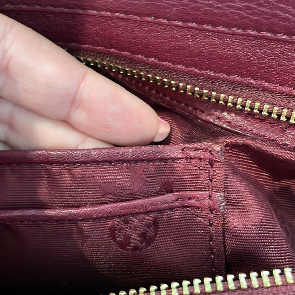 Tory Burch Leather Purse π - Picture 11 of 14